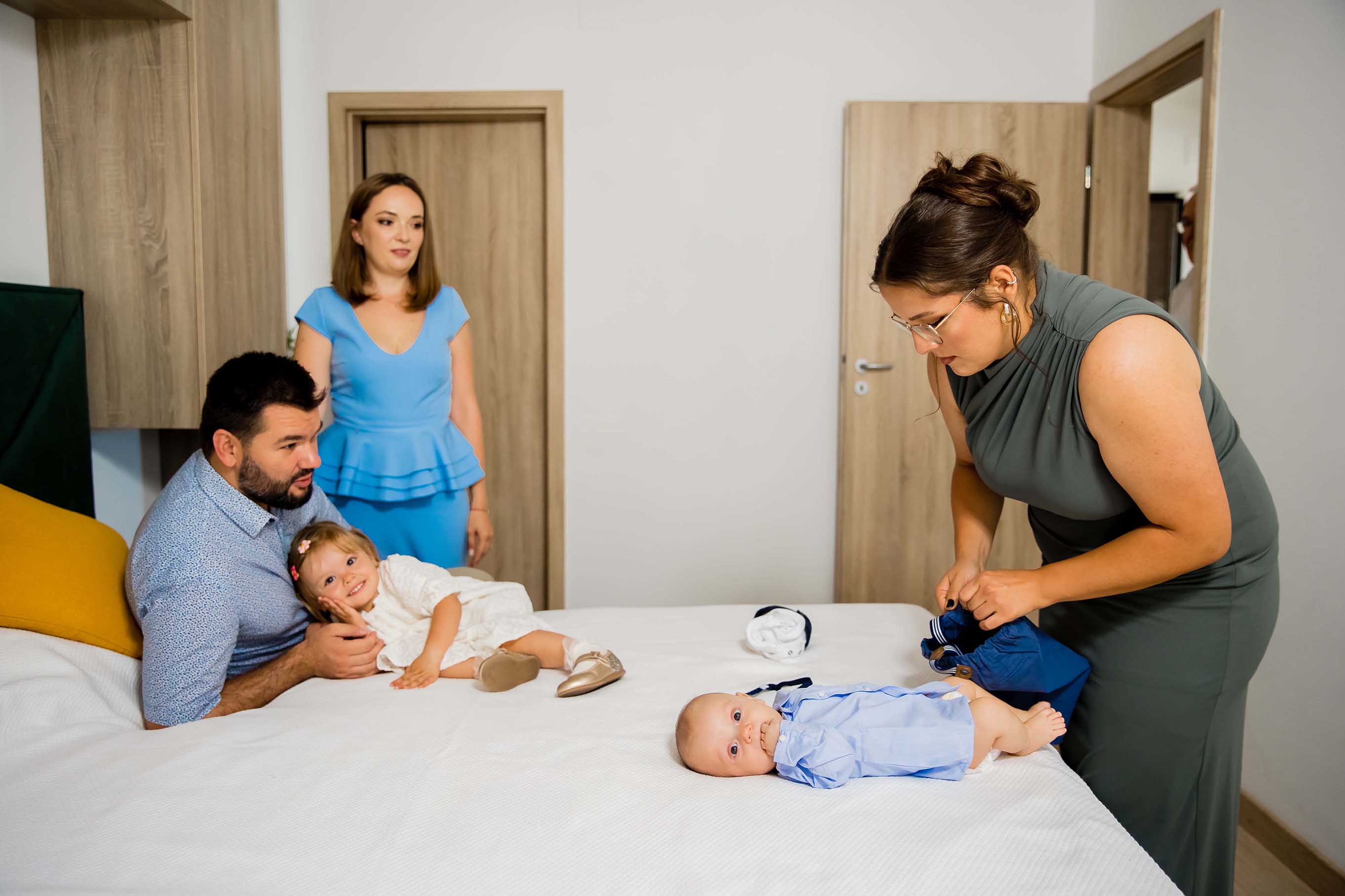 copil pregatit pentru botez in bucuresti